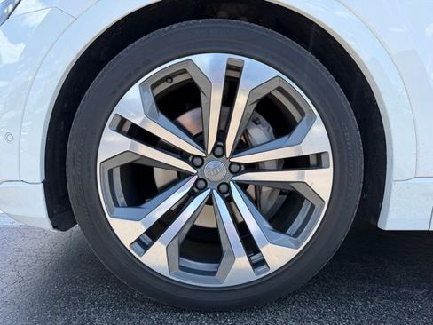 Used 2019 Audi Q8 Prestige AWD/4WD image 7