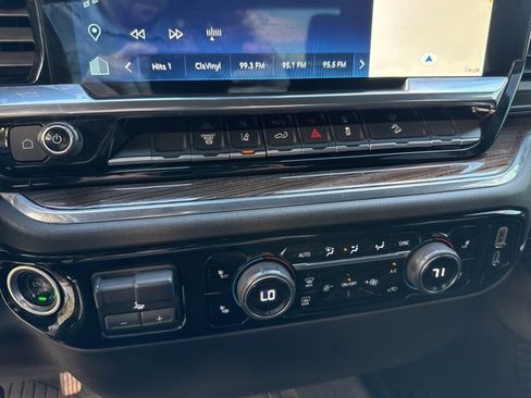 Used 2024 Chevrolet Silverado 2500 LT image 33