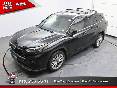 Used 2023 Toyota Highlander Platinum image 30