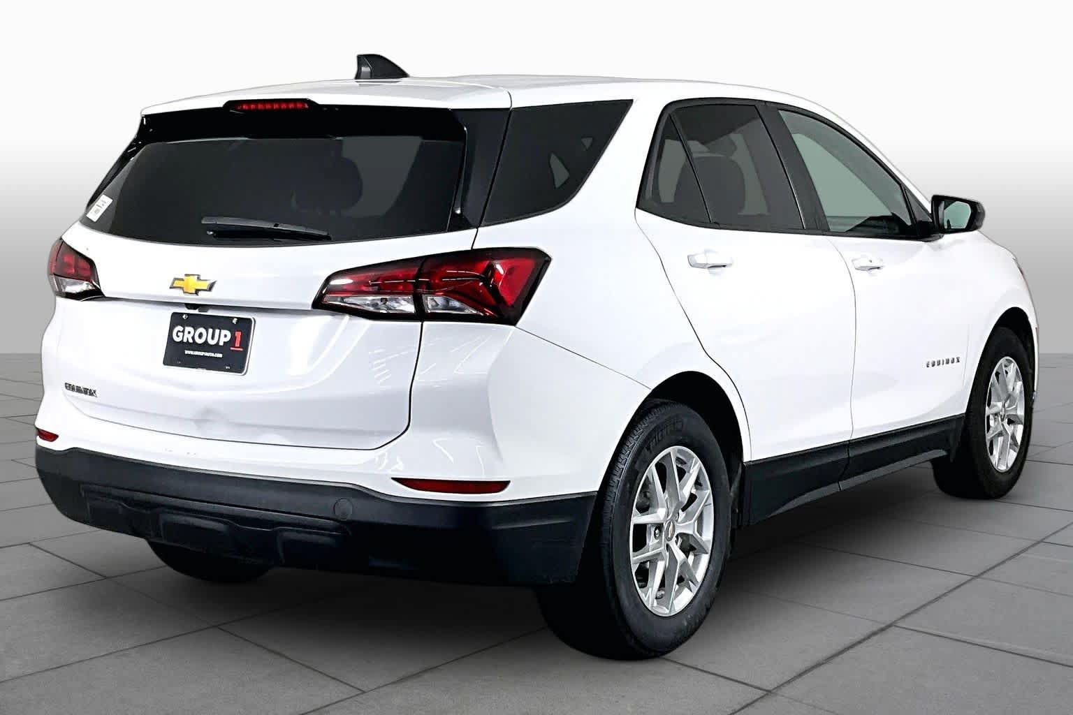 Used 2023 Chevrolet Equinox LS w/ LS Convenience Package FWD image 12