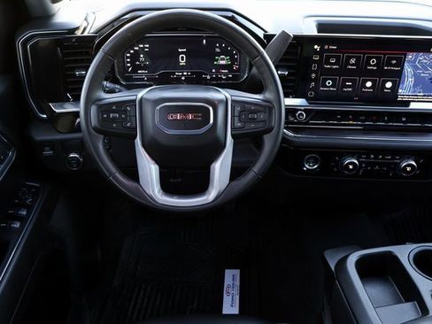 Used 2024 GMC Sierra 1500 SLT image 4