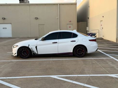 Used 2017 Alfa Romeo Giulia RWD image 5