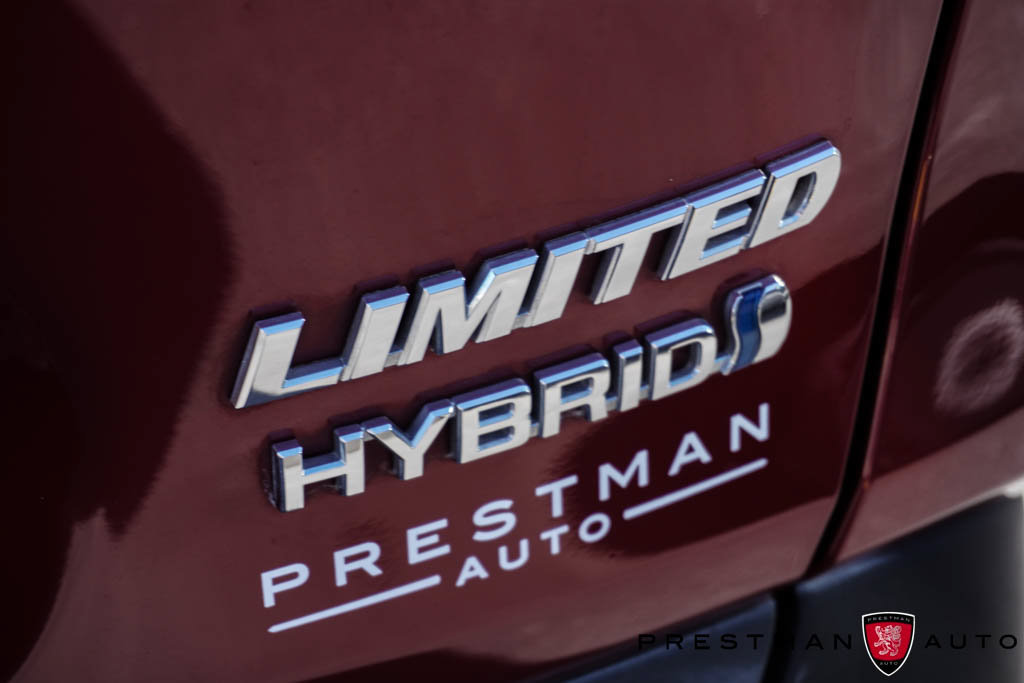 Used 2023 Toyota RAV4 Limited AWD/4WD image 4