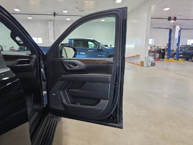 Used 2024 Chevrolet Tahoe High Country w/ Advanced Technology Package AWD/4WD image 37