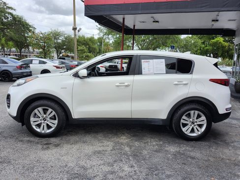 Used 2017 Kia Sportage LX image 2