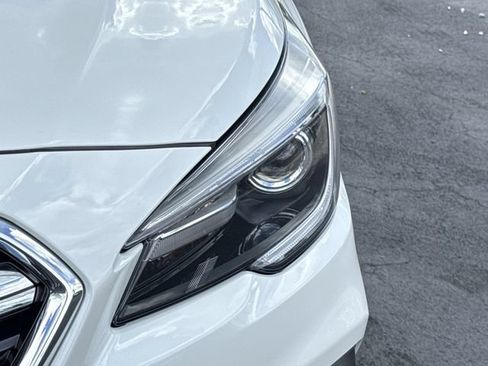 Used 2018 Subaru Outback 2.5i Touring AWD/4WD image 14