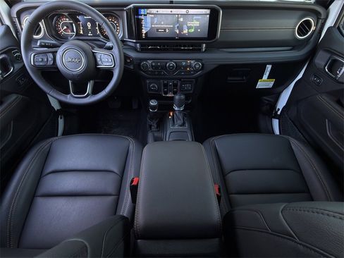 New 2025 Jeep Gladiator Sport image 10