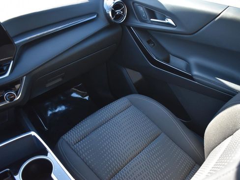 Used 2025 Chevrolet Equinox LT image 19