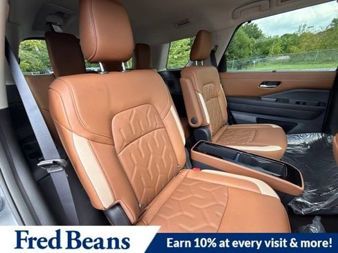 New 2026 Nissan Pathfinder Platinum AWD/4WD image 13