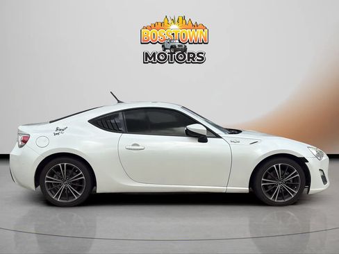 Used 2013 Scion FR-S RWD image 9