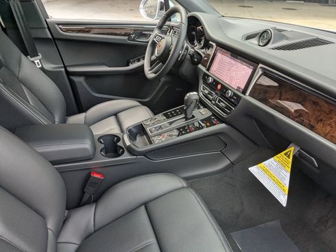 New 2026 Porsche Macan image 27