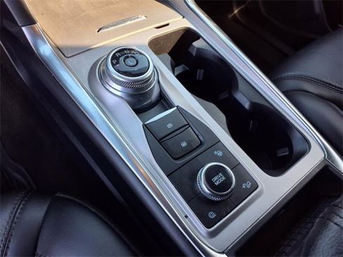 Used 2022 Ford Explorer Platinum w/ Technology Package image 15