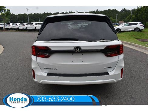 New 2026 Honda Odyssey Touring image 6