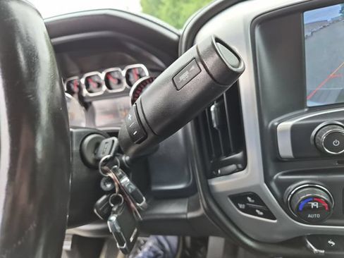 Used 2014 GMC Sierra 1500 SLT w/ SLT Crew Cab Value Package AWD/4WD image 18