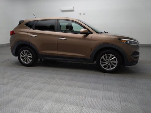 Used 2017 Hyundai Tucson SE image 11