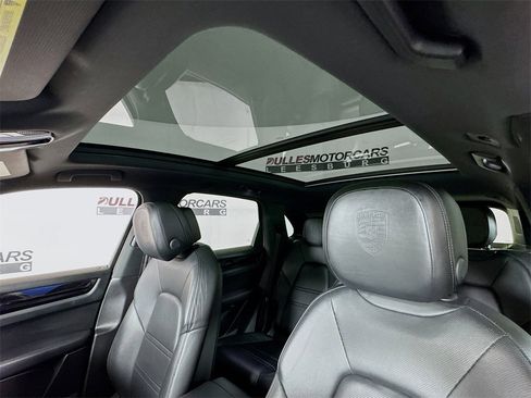 Used 2020 Porsche Cayenne S image 23