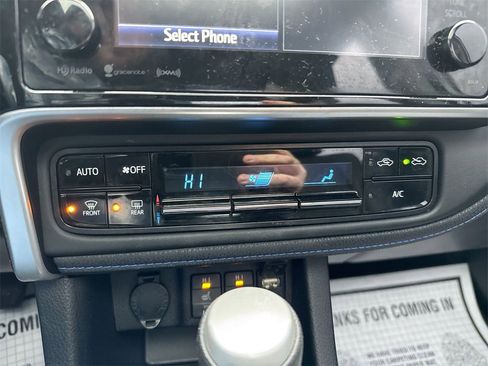 Used 2017 Toyota Corolla XSE image 15