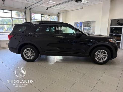 New 2026 Ford Explorer Active RWD image 8