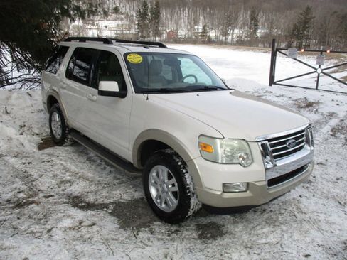 Used 2010 Ford Explorer Eddie Bauer image 2
