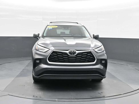 Used 2024 Toyota Highlander XLE image 4