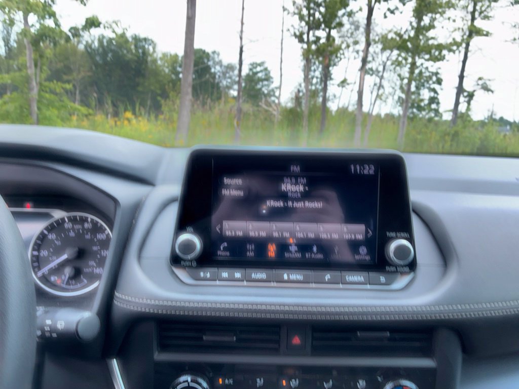 Used 2024 Nissan Rogue S AWD/4WD image 17