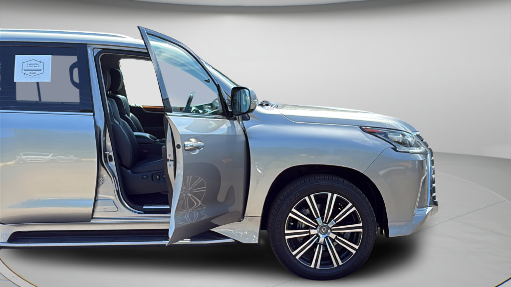 Used 2018 Lexus LX 570 4WD w/ Luxury Package image 26