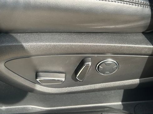 Used 2019 Lincoln MKC Reserve w/ MKC Climate Package FWD image 24