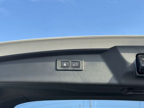 Certified 2025 Subaru Outback Touring XT AWD/4WD image 15