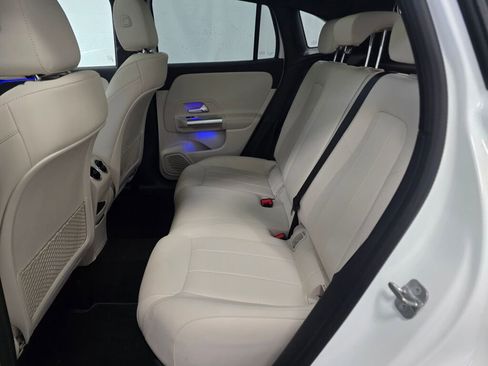 Used 2025 Mercedes-Benz GLA 250 4MATIC image 18