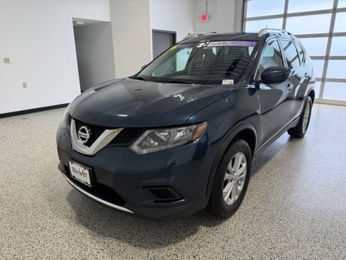 Used 2016 Nissan Rogue SV AWD/4WD image 6