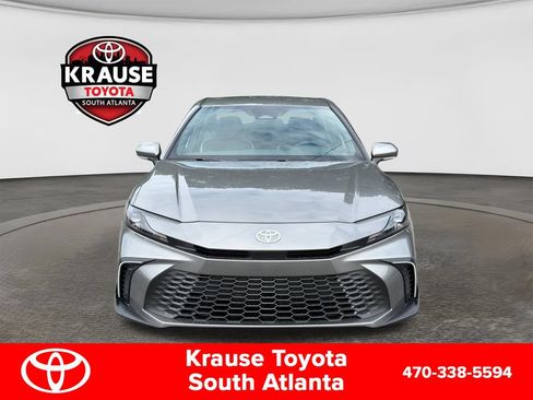 New 2026 Toyota Camry Hybrid FWD image 2