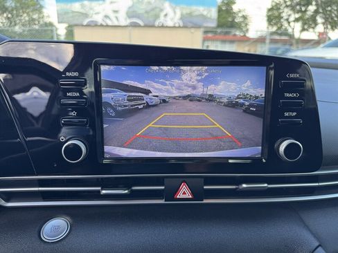 Used 2021 Hyundai Elantra SEL w/ Convenience Package FWD image 20