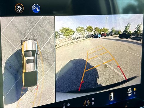 Used 2023 Chevrolet Colorado ZR2 w/ ZR2 Convenience Package III image 32