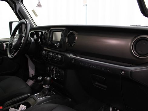 Used 2020 Jeep Wrangler Unlimited Willys image 23