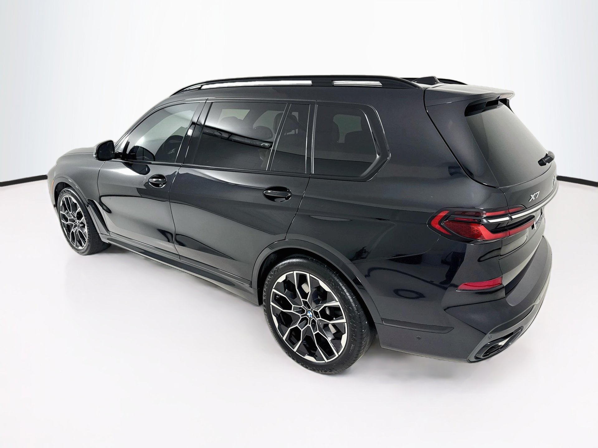 Used 2023 BMW X7 xDrive40i w/ Executive Package AWD/4WD image 6