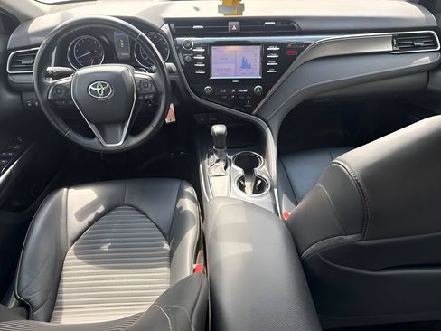 Used 2020 Toyota Camry SE FWD image 13