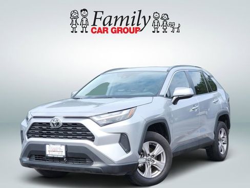 Certified 2025 Toyota RAV4 XLE FWD image 1