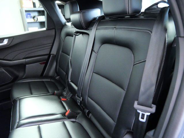 Certified 2025 Ford Escape Platinum AWD/4WD image 14