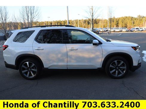 Used 2024 Honda Pilot Elite image 8