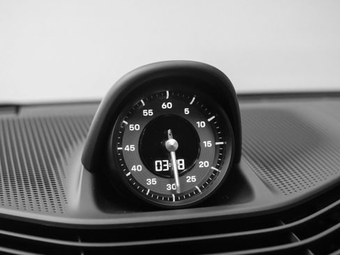 New 2025 Porsche Taycan image 41