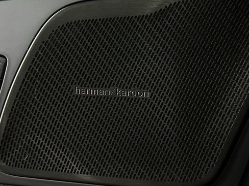 Used 2021 Volvo XC60 T5 Momentum w/ Premium Package image 14