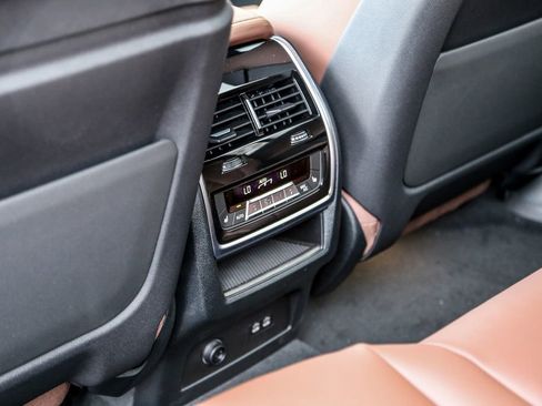 New 2026 BMW X7 xDrive40i w/ Executive Package image 24