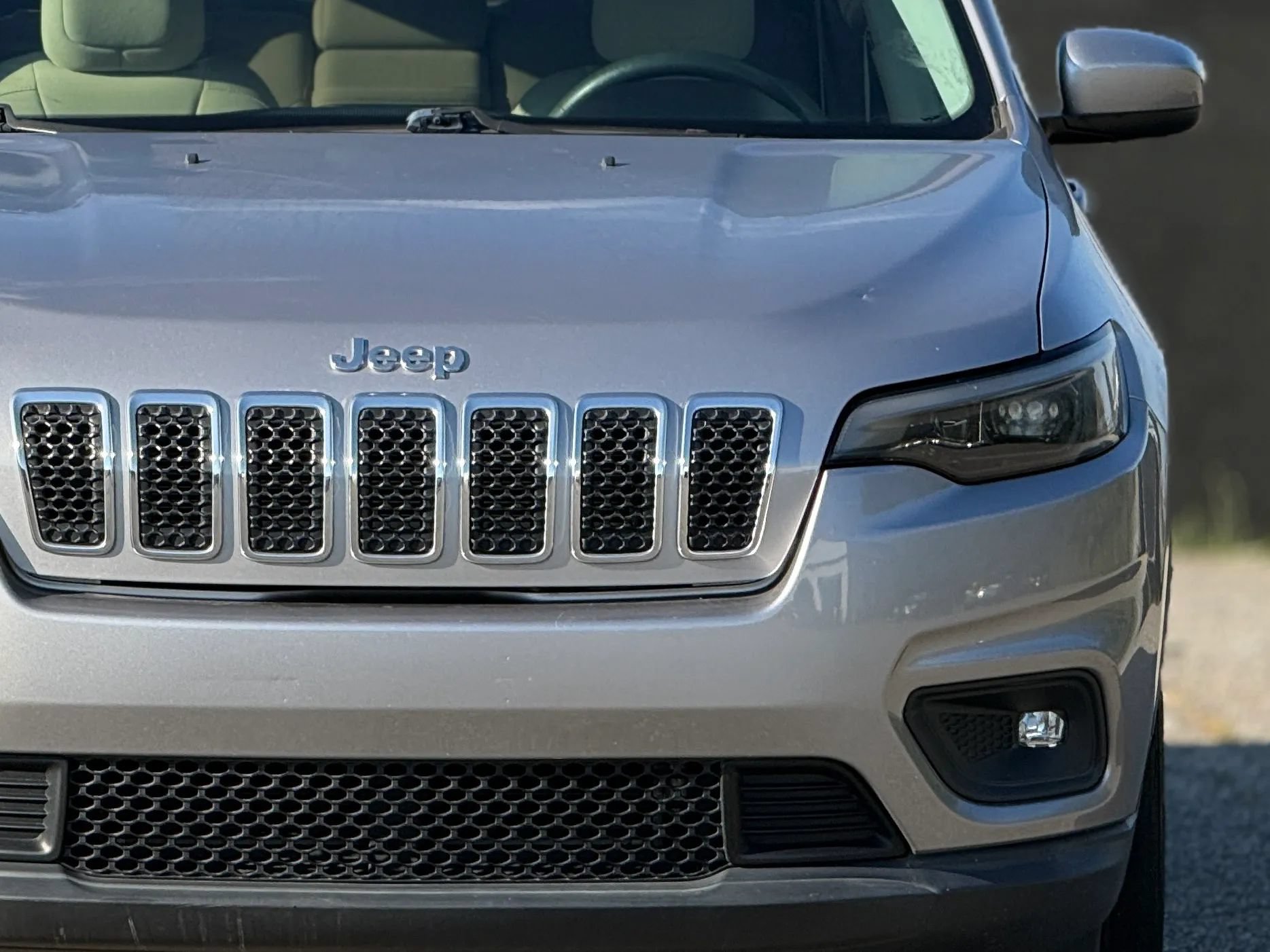 Used 2019 Jeep Cherokee Latitude w/ Popular Appearance Group FWD image 12