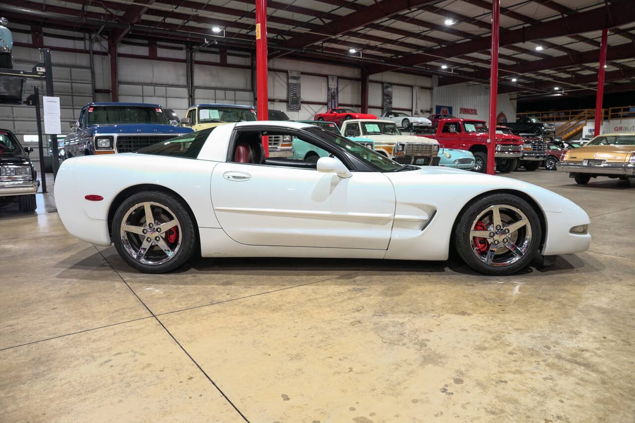 Used 1998 Chevrolet Corvette Coupe w/ Memory Pkg RWD image 10