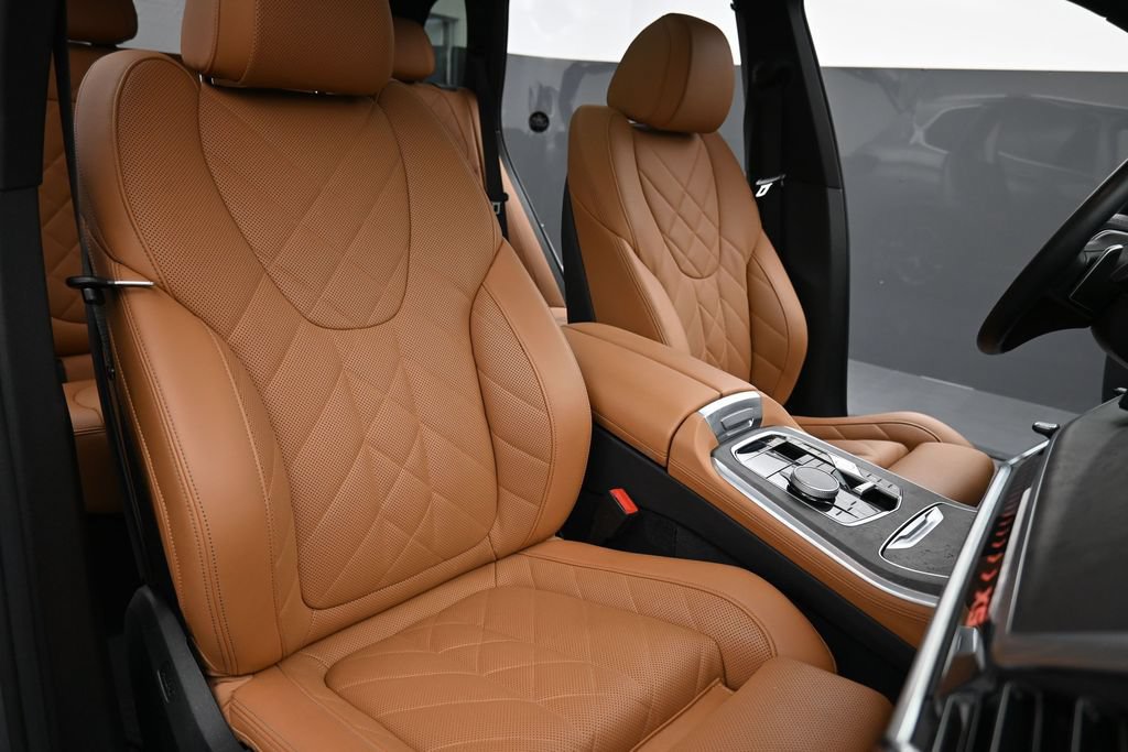 Used 2024 BMW X5 xDrive40i w/ Parking Assistance Package AWD/4WD image 19