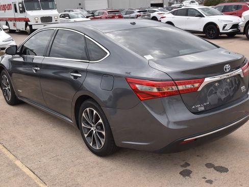 Used 2018 Toyota Avalon XLE Premium image 7