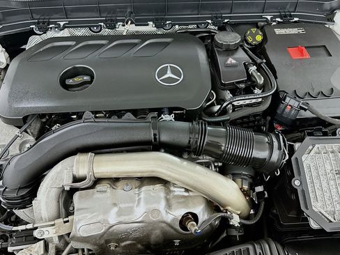 Used 2024 Mercedes-Benz GLB 250 4MATIC w/ Driver Assistance Package image 33
