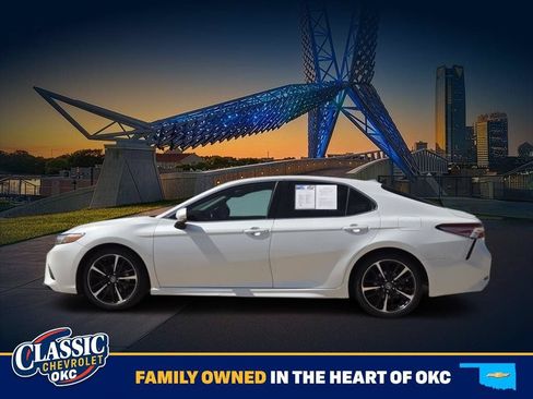 Used 2019 Toyota Camry XSE FWD image 4
