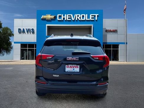 Used 2021 GMC Terrain SLT w/ Infotainment Package II AWD/4WD image 4