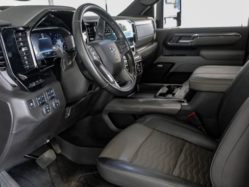 Used 2025 Chevrolet Silverado 2500 ZR2 w/ Technology Package AWD/4WD image 14